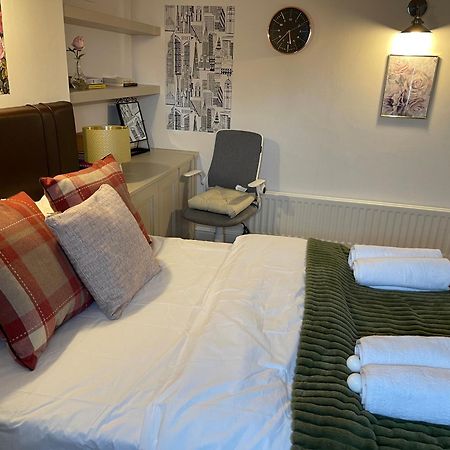 London Luxe Rooms Surbiton Buitenkant foto
