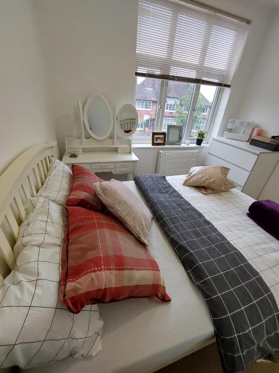 London Luxe Rooms Surbiton Buitenkant foto